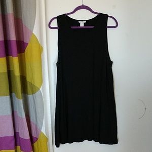 Black T-shirt dress WITH POCKETS!